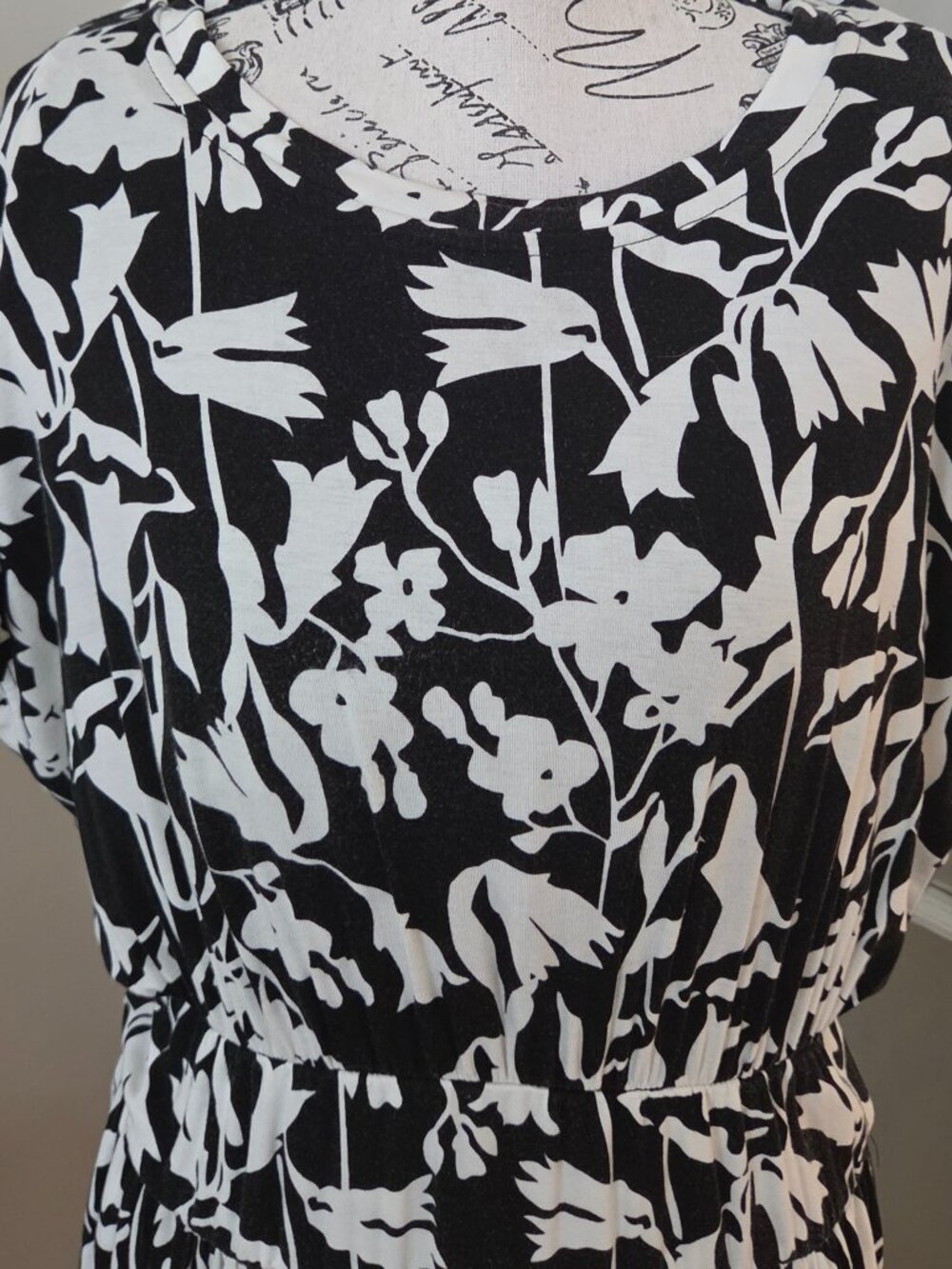Serra Women's XL Black White Floral Midi Dress Stretch Waist Pockets Shelf Bra